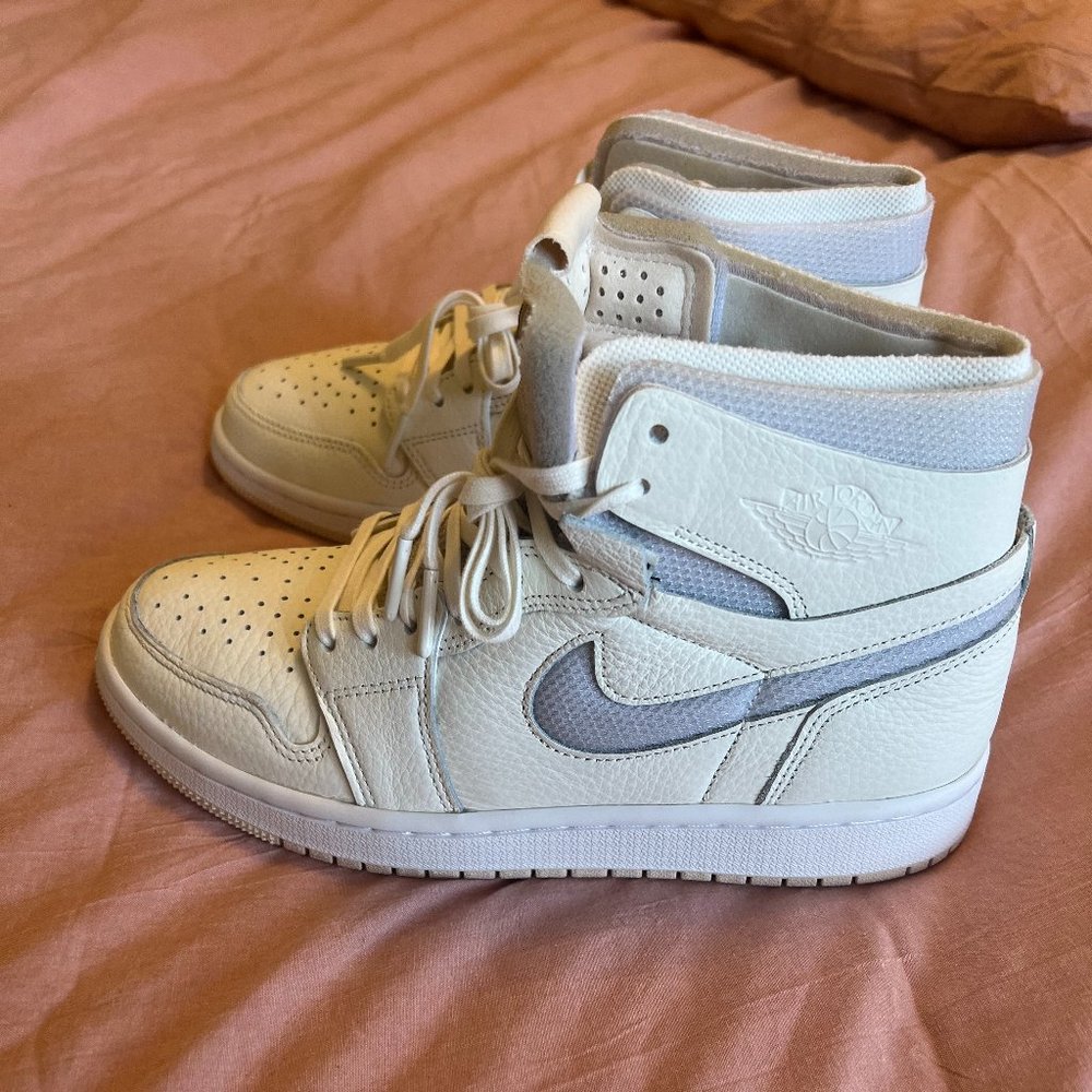 Wmns Air Jordan 1 High Zoom 'Pearl White' – Size US 7.5 W (US 6 M)
